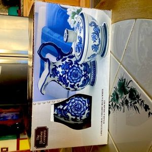 Bombay company 2 Piece Floral Ceramic Blue and White Sugar and Cream set